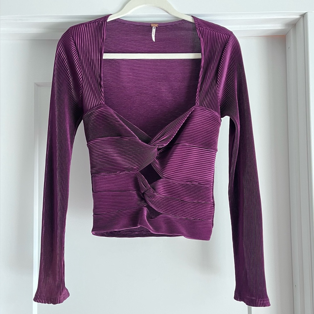 Free People Long Sleeve Twist front top satin ribbed S